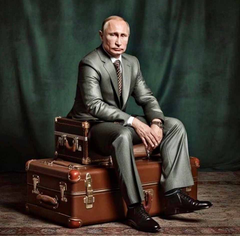 Путин в кресле картина