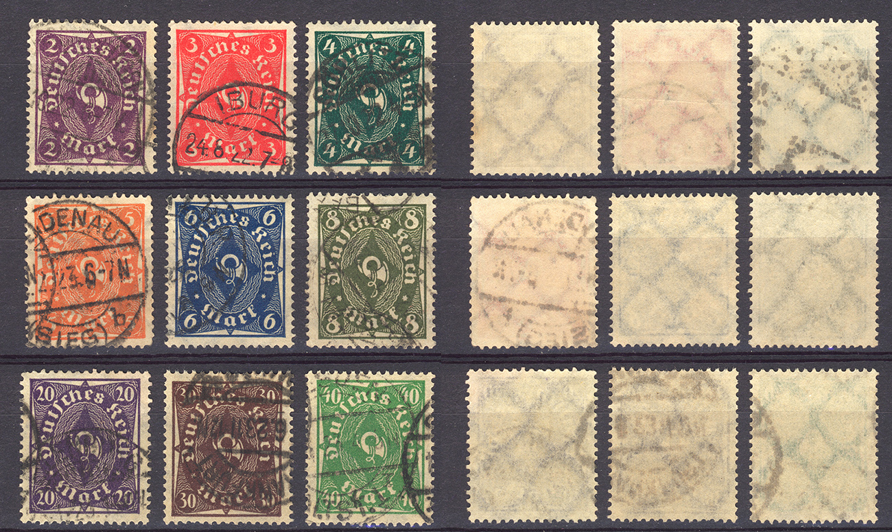 Sie erhalten den abgebildeten und kompletten Satz Briefmarken: Posthorn einfarbig Wasserzeichen 2 Waffeln aus dem Deutschen Reich von 1922.